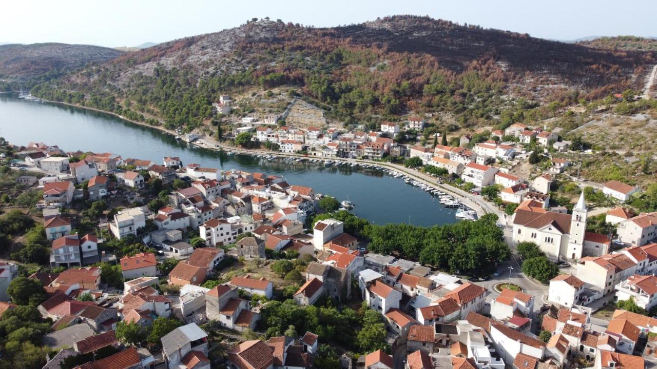Vila Kuca Za Odmor Astrea Zaton  Exteriér fotografie